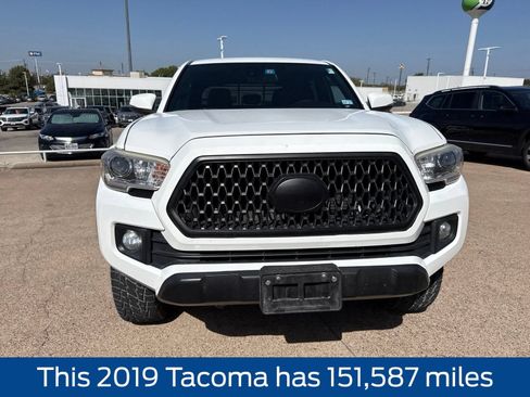 Used 2019 Toyota Tacoma TRD Off-Road AWD/4WD image 2