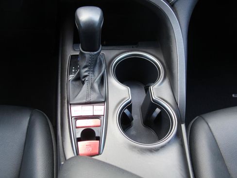 Used 2022 Toyota Camry SE FWD image 17