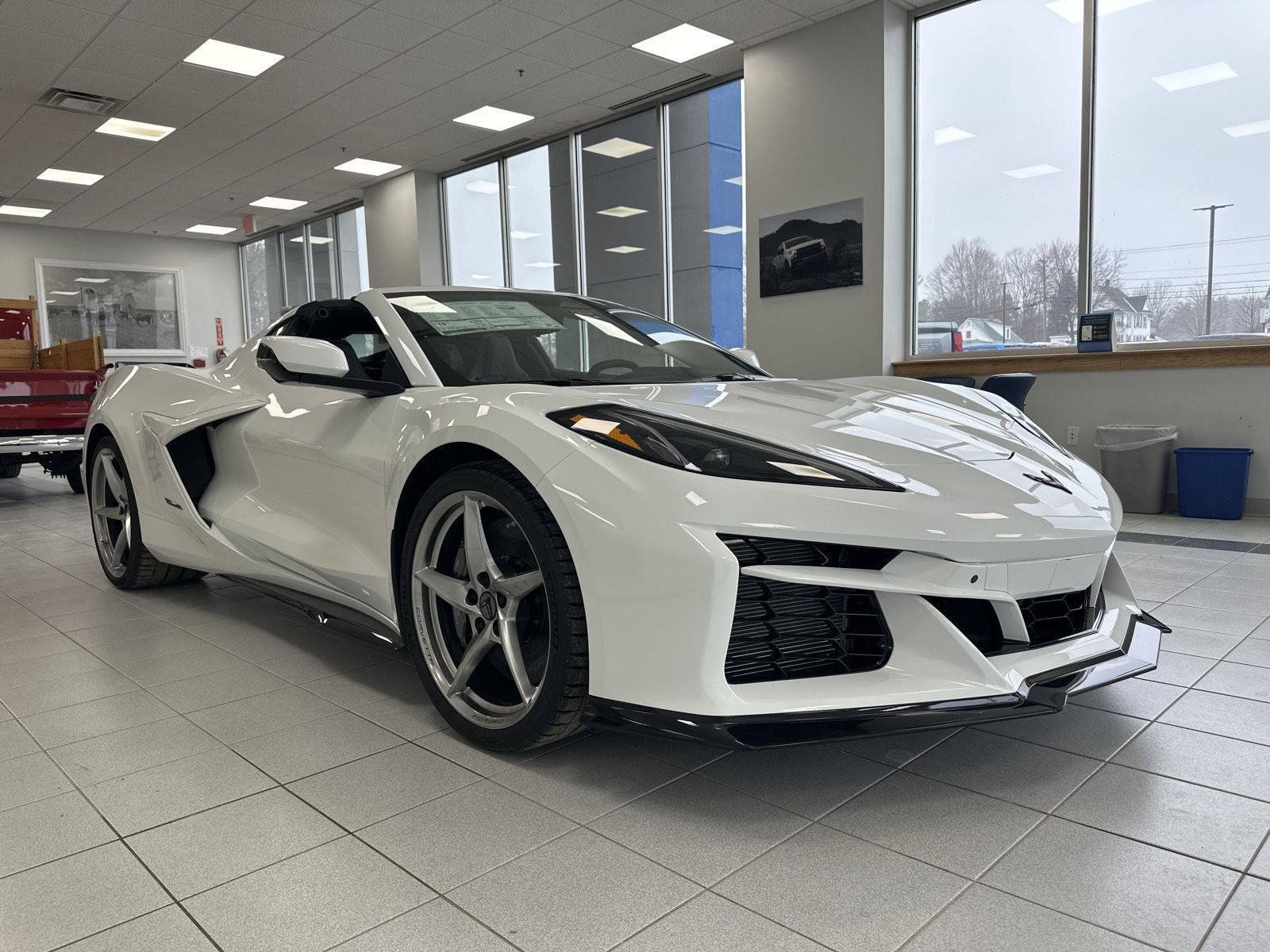New 2025 Chevrolet Corvette E-Ray w/ ZER Performance Package AWD/4WD image 3