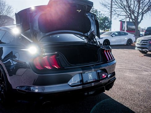 Used 2022 Ford Mustang Shelby GT500 w/ Carbon Fiber Track Pack image 29