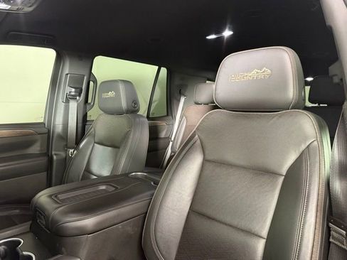 Used 2021 Chevrolet Tahoe High Country RWD image 10