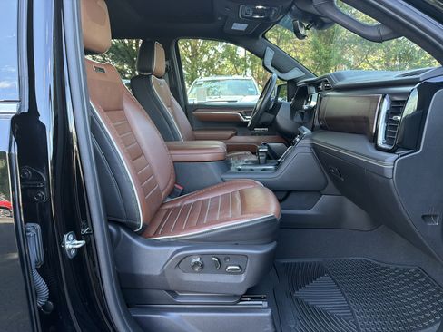 Used 2024 GMC Sierra 1500 Denali Ultimate image 33