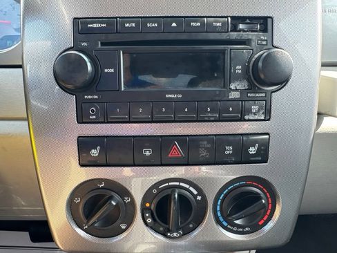 Used 2008 Chrysler PT Cruiser Limited FWD image 3