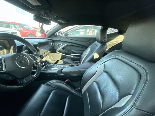 Used 2022 Chevrolet Camaro LT RWD image 8