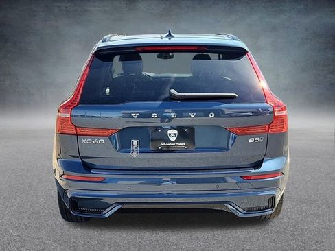 New 2025 Volvo XC60 B5 Core w/ Protection Package Premier image 4