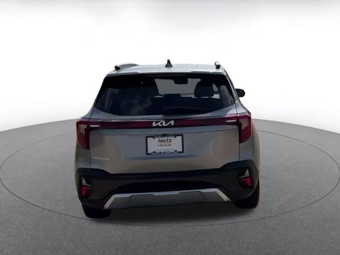 Used 2025 Kia Seltos S image 12