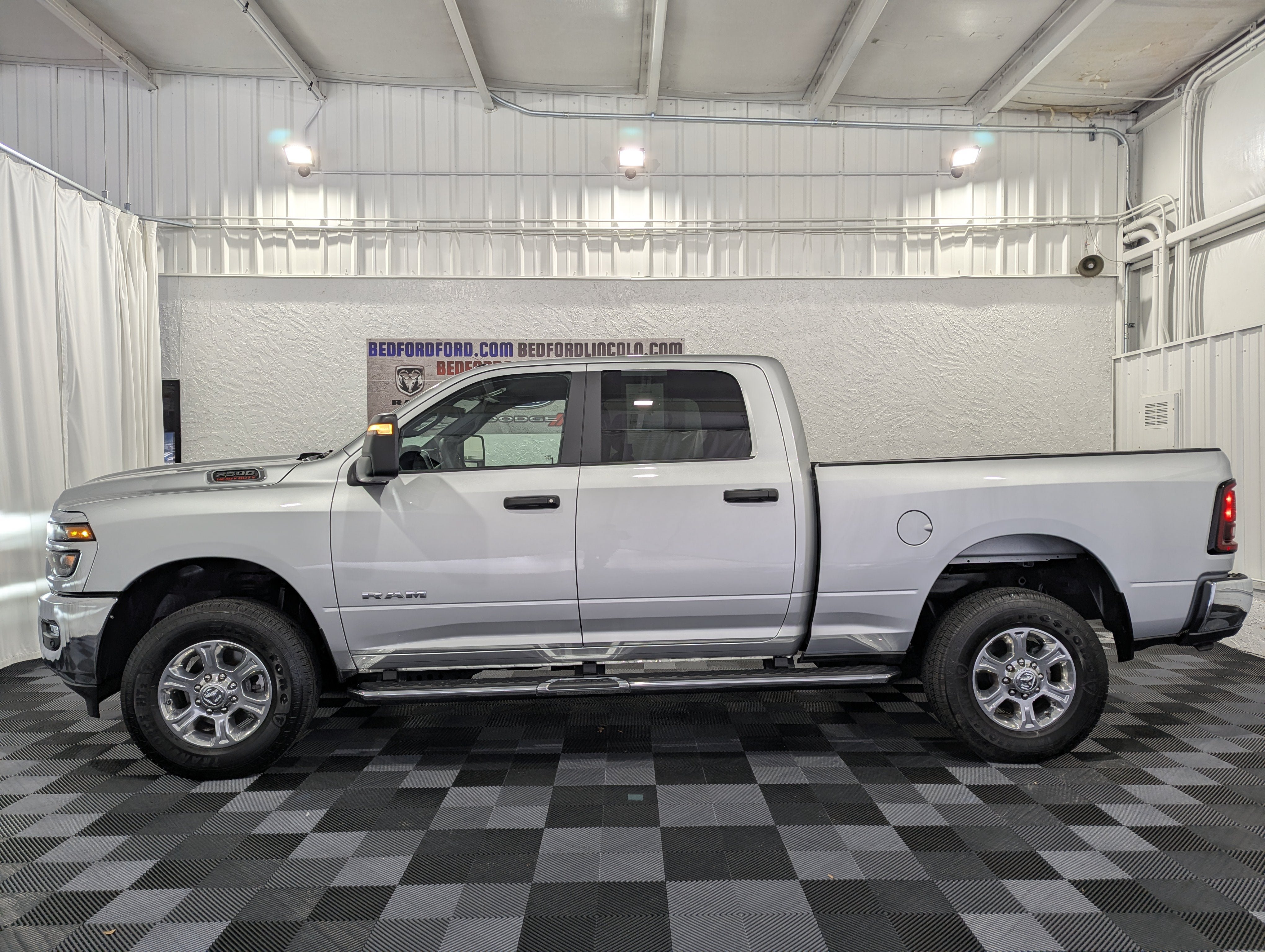 Used 2026 RAM 2500 Big Horn AWD/4WD image 2