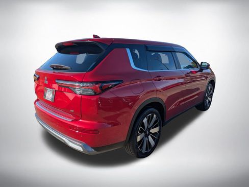 New 2026 Mitsubishi Outlander SE FWD image 3