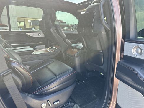 Used 2025 Lincoln Navigator Black Label AWD/4WD image 5