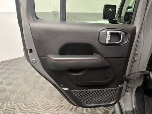 Used 2019 Jeep Wrangler Unlimited Rubicon AWD/4WD image 12