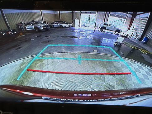 Used 2022 Toyota Corolla LE FWD image 29