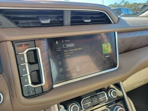 Used 2023 GMC Yukon Denali AWD/4WD image 20