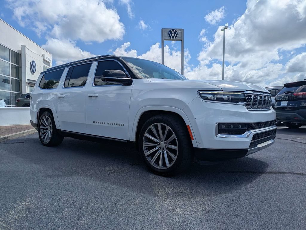 Used 2023 Jeep Grand Wagoneer L Series II AWD/4WD image 3