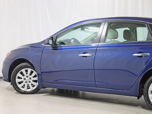 Used 2017 Nissan Sentra S image 11