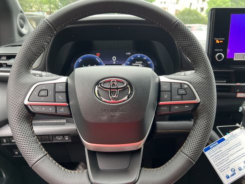 New 2026 Toyota Sienna XLE Woodland Edition AWD/4WD image 12