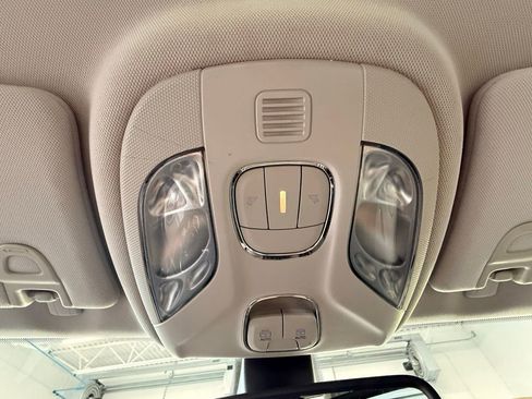 Used 2018 Jeep Compass Latitude w/ Popular Equipment Group image 25