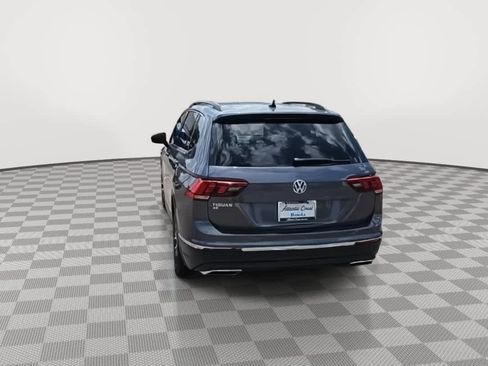 Used 2021 Volkswagen Tiguan SE w/ Panoramic Sunroof Package FWD image 7