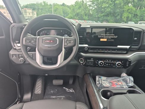 Used 2026 GMC Sierra 2500 SLT w/ SLT Premium Package AWD/4WD image 11