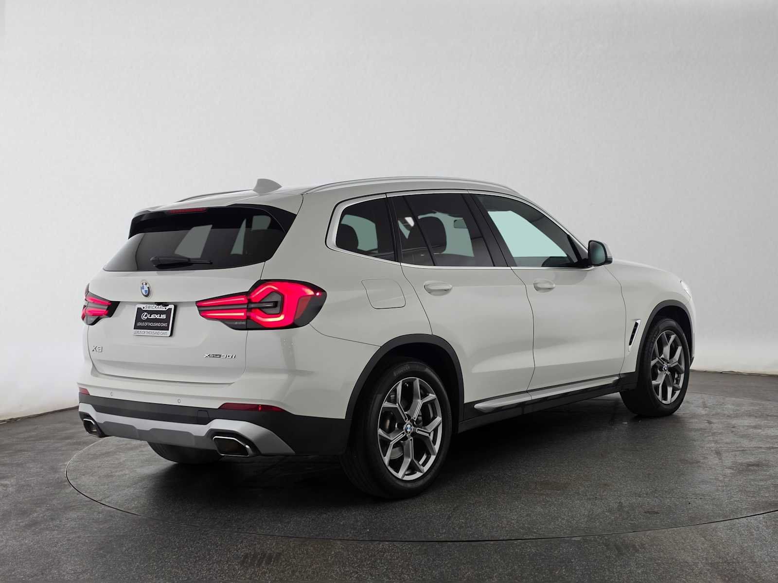 Used 2023 BMW X3 xDrive30i w/ Convenience Package AWD/4WD image 3
