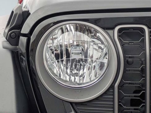 Used 2026 Jeep Wrangler Sport AWD/4WD image 9