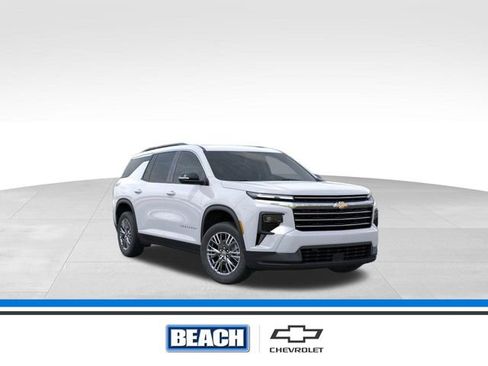 New 2026 Chevrolet Traverse LT image 1