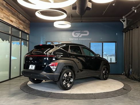 Used 2025 Hyundai Kona SEL image 3