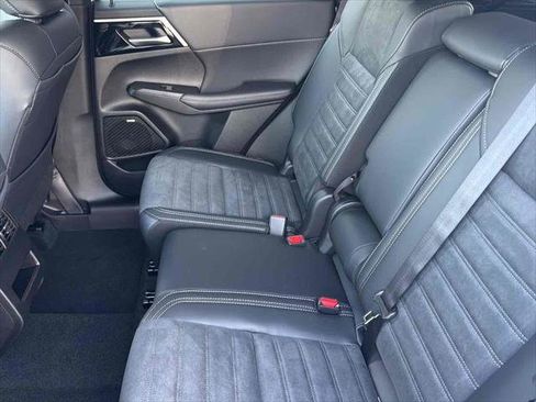 New 2026 Mitsubishi Outlander AWD image 30