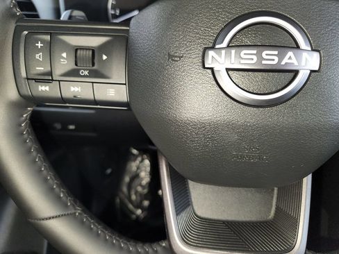 Used 2026 Nissan Rogue SV FWD image 24