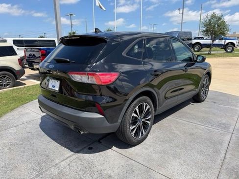 Used 2022 Ford Escape SE w/ SE Sport Appearance Package FWD image 6