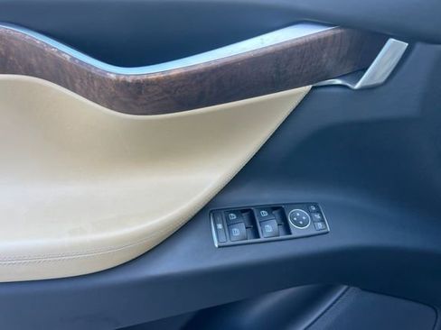 Used 2017 Tesla Model X 75D AWD/4WD image 11