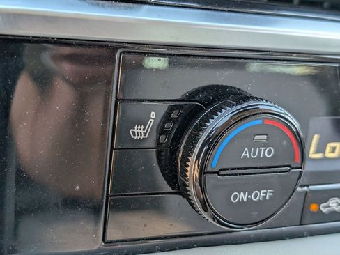 Used 2025 Nissan Pathfinder SL AWD/4WD image 18