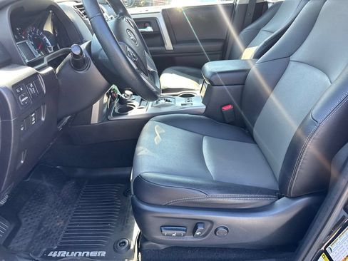 Used 2016 Toyota 4Runner SR5 Premium AWD/4WD image 15