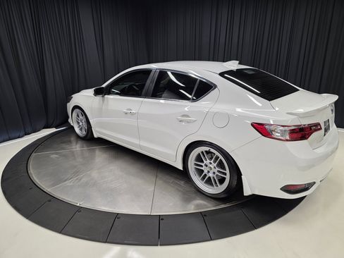 Used 2017 Acura ILX w/ Premium Package image 9