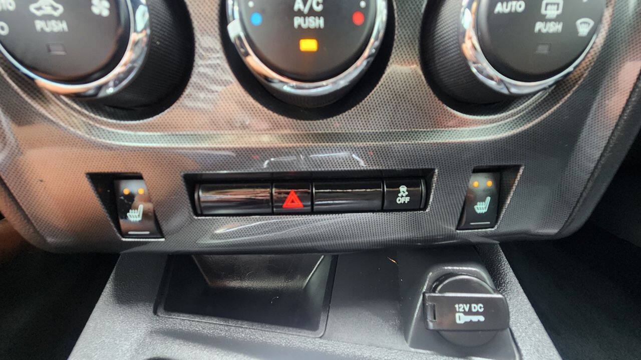 Used 2011 Dodge Challenger RWD image 13