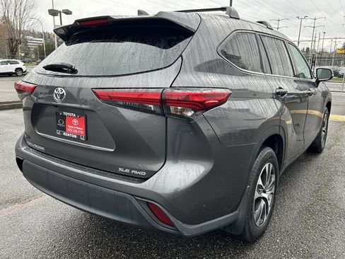 Certified 2022 Toyota Highlander XLE image 5