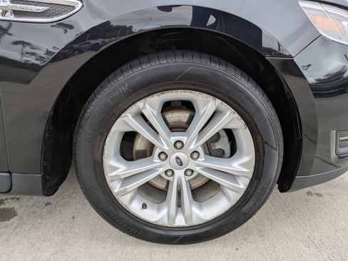 Used 2018 Ford Taurus SEL w/ Equipment Group 201A image 8