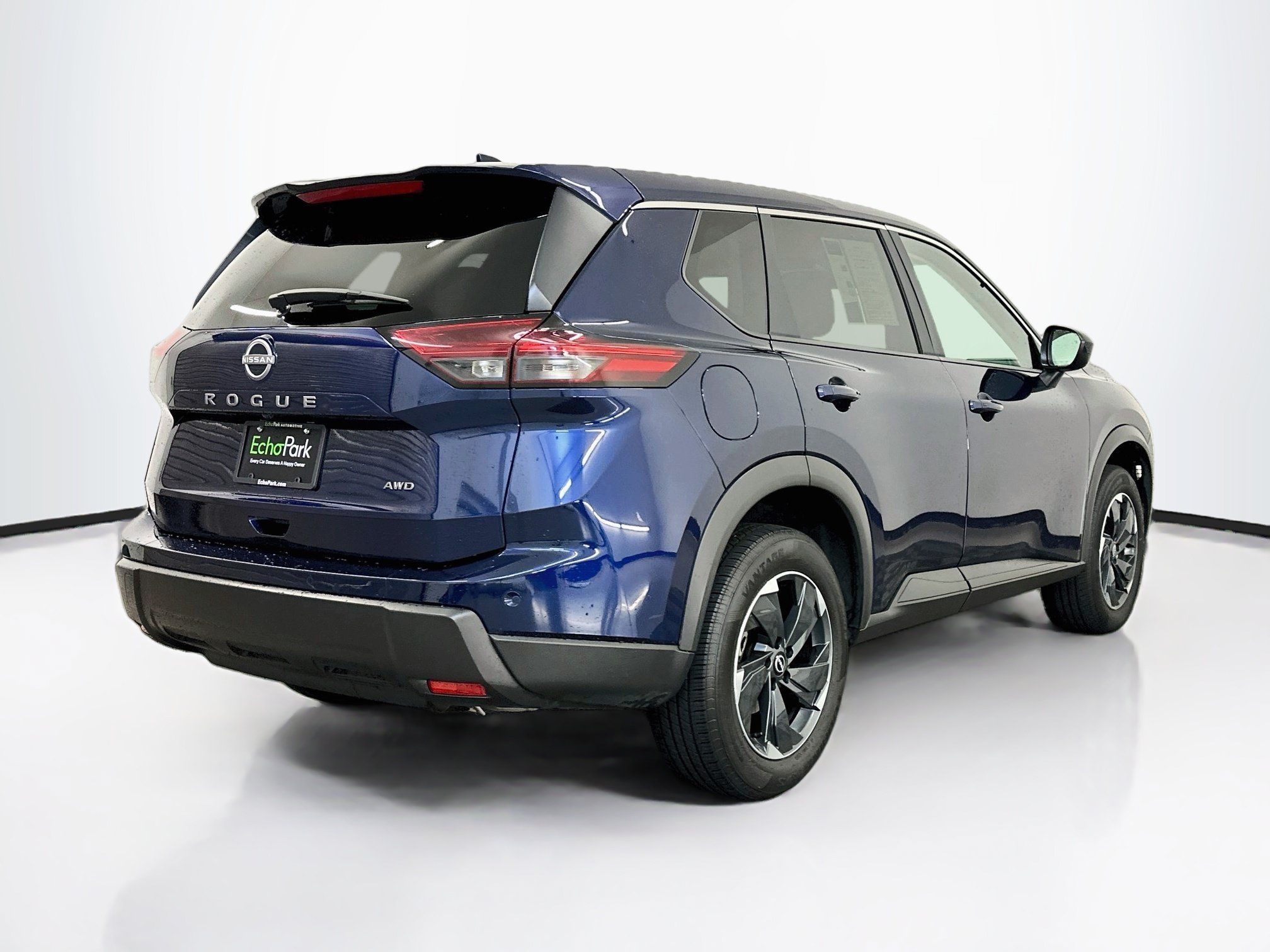 Used 2025 Nissan Rogue SV AWD/4WD image 9