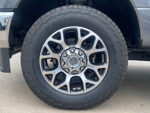 Used 2021 Ford F250 Lariat w/ Lariat Value Package AWD/4WD image 9