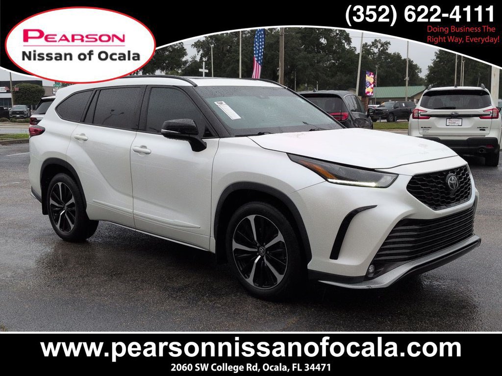 Used 2021 Toyota Highlander XSE FWD image 1