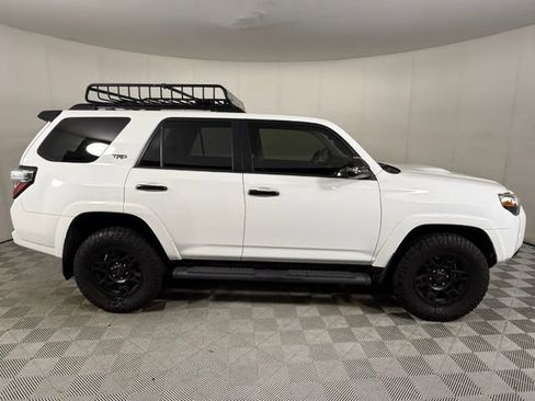 Used 2021 Toyota 4Runner Venture w/ Moonroof Package AWD/4WD image 9