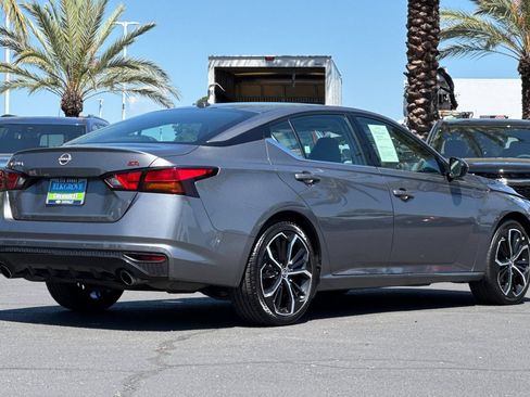 Used 2024 Nissan Altima 2.5 SR FWD image 3