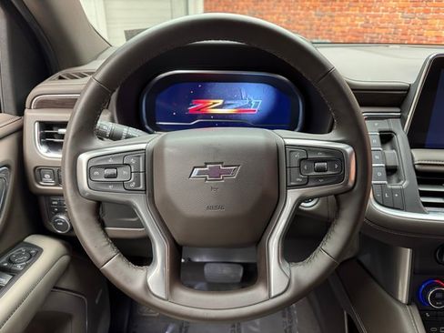 Used 2024 Chevrolet Suburban Z71 w/ Luxury Package image 14