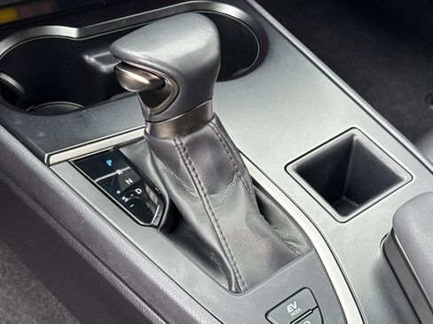 Used 2023 Lexus UX 250h FWD w/ Accessory Package (Z2) image 18