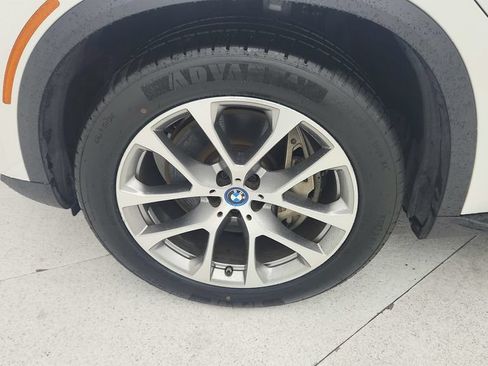 Used 2025 BMW X5 xDrive50e AWD/4WD image 24