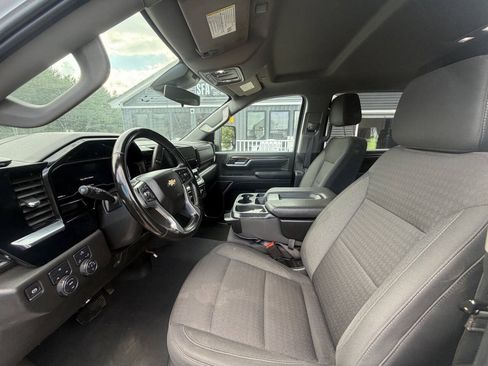 Used 2024 Chevrolet Silverado 2500 LT AWD/4WD image 16