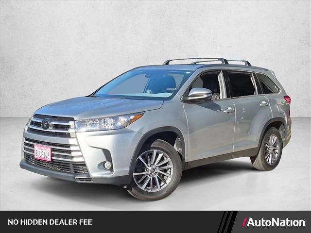 Used 2019 Toyota Highlander XLE FWD image 1