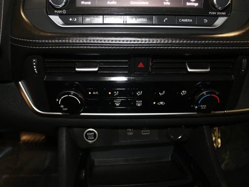 Used 2021 Nissan Rogue S FWD image 29