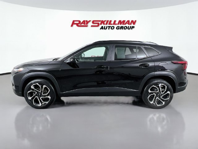 Used 2024 Chevrolet Trax RS w/ Driver Confidence Package FWD image 4