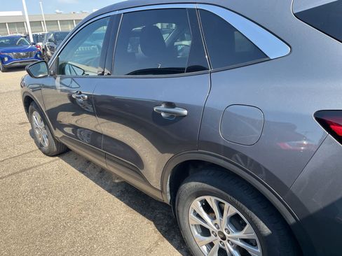Used 2023 Ford Escape Active image 11