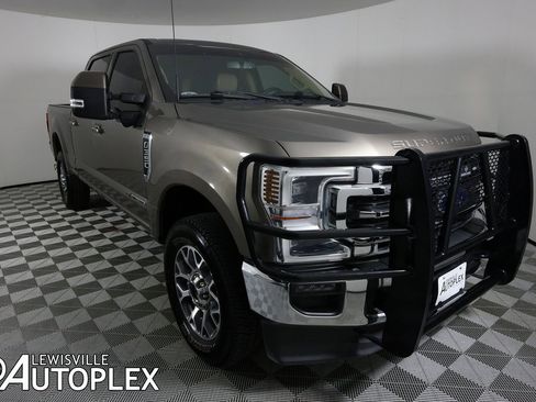 Used 2022 Ford F350 Lariat w/ Lariat Ultimate Package image 3
